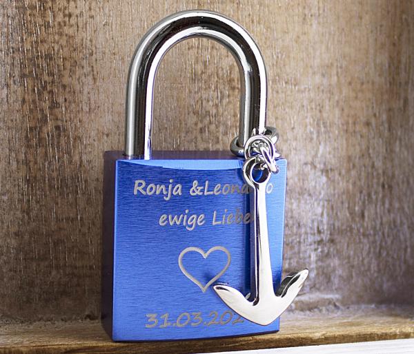 anchor pendant with engraving lock
