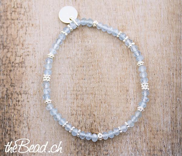 facettierte Aquamarinperlen armband mit silberperlen und thebead anhänger