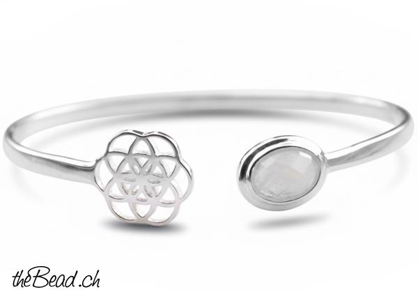 venusblume und regenbogen mondstein silberarmband armreif