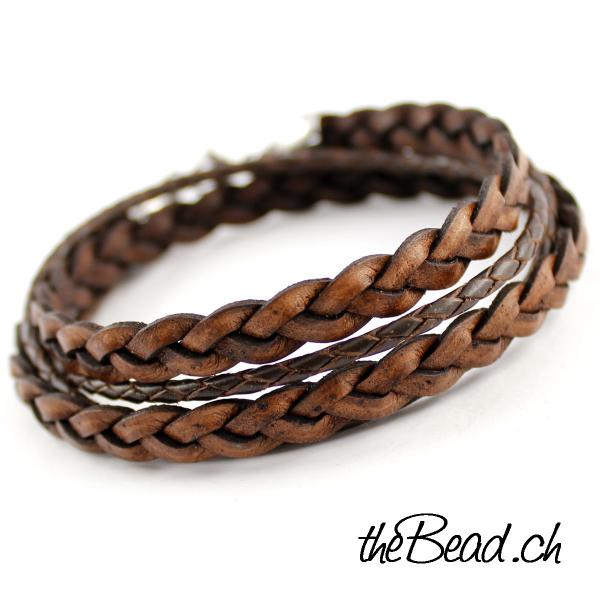 one size anklet made of leather