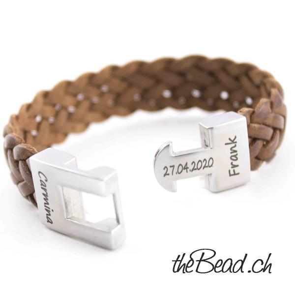 dunkelbraunes lederarmband mit edelstahl verschluss