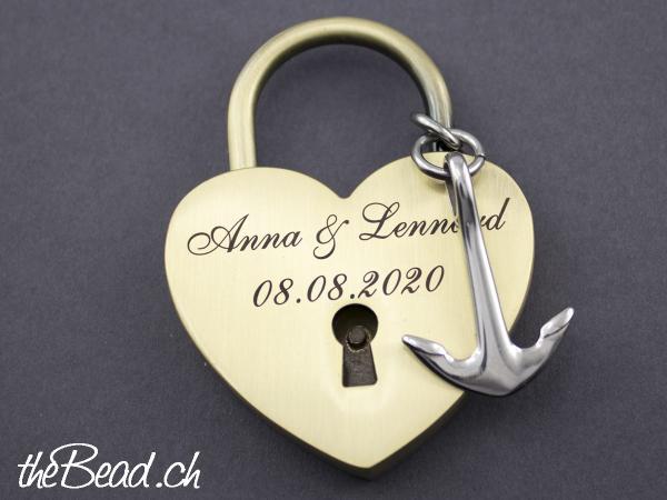 ancor lovelock in bronce with personal engraving