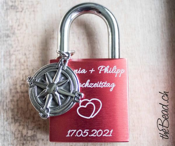 heart pendant with engraving lock
