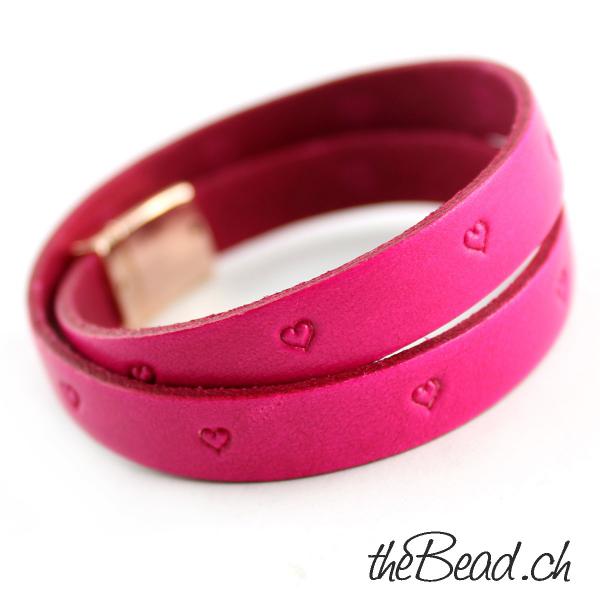 Lebenslust Geschenkidee lederarmband mit Herzchen und persönliche Geschenk Idee für Valentinstag und Muttertag von thebead