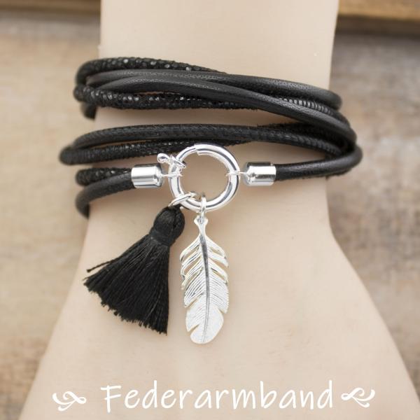 Wickelarmband mit feder anhänger aus silber und lederschmuck geschenkidee