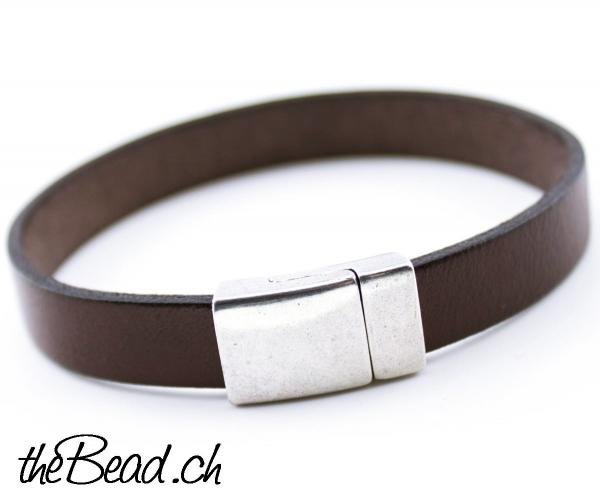 leather bracelet with engraving magnetic