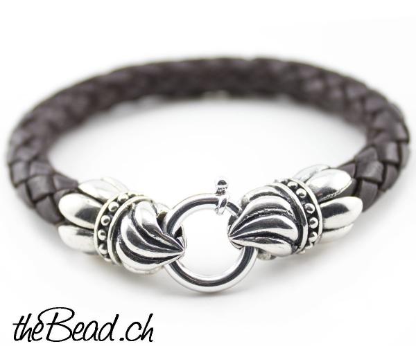 leather bracelet with fleur de lis
