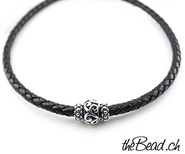 thebead men leather necklace with skull bead