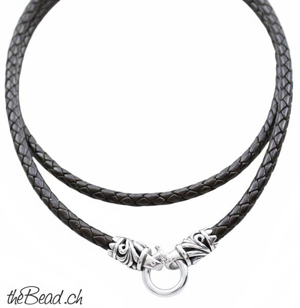 Männerschmuck Lederkette aus geflochtenem Leder Schmuckshop thebead
