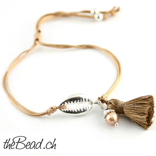 gift idea silver seashell and shell bracelet