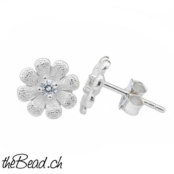 suesse blüten Ohrstecker