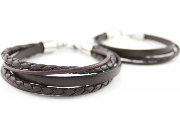 dunkelbraune Partnerarmbänder mit individueller Gravur geschenkidee shop thebead