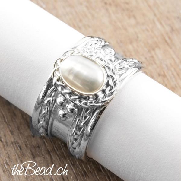 silver ring pearl