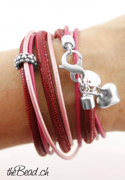Lederarmband mit Charm in Granatrot theBead
