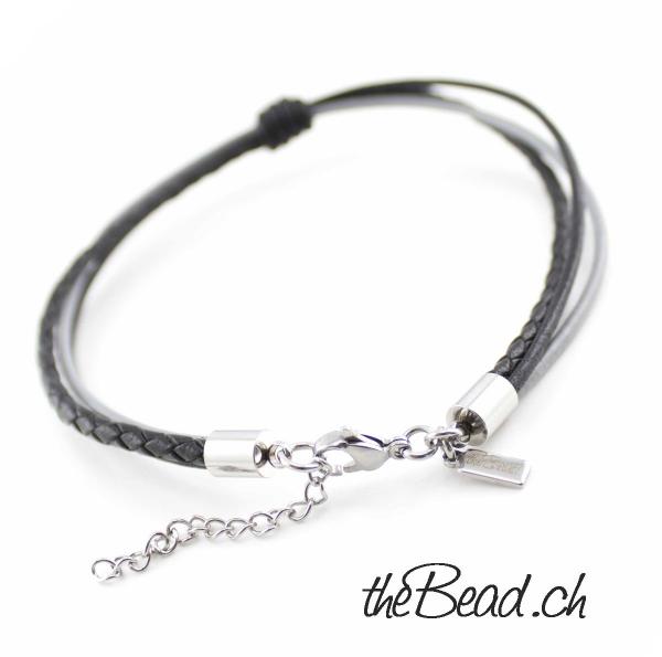 one size anklet made of leather