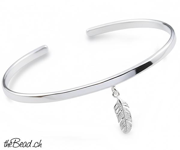 silber armreif mit silber feder anhaenger