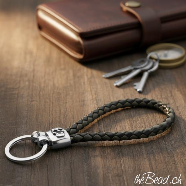 Schluesselanhaenger mit TOTENKOPF SKULL aus 925 Sterling silber tolle Geschenkidee Onlineshop thebead