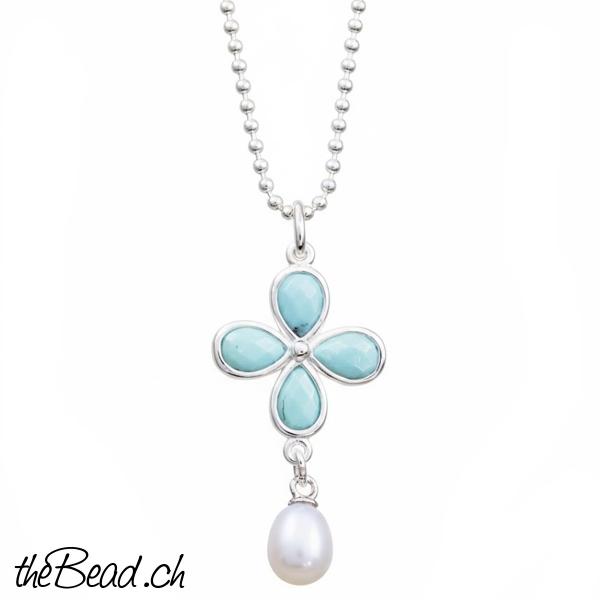 Halskette mit Türkis Anhänger und kleiner Perle