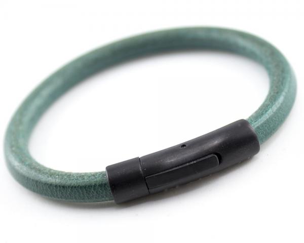 türkises Lederarmband mit Gravur verschluss geschenkidee