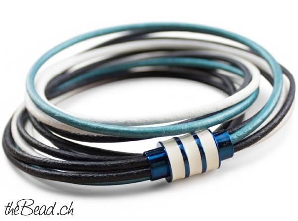 damenarmband in Blau und Weiss