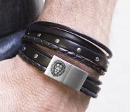 Schwarzes Herren Lederarmband  mit Löwenkopf auf dem Verschluss
