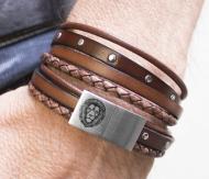 Braunes Herren Lederarmband  mit Löwenkopf auf dem Verschluss
